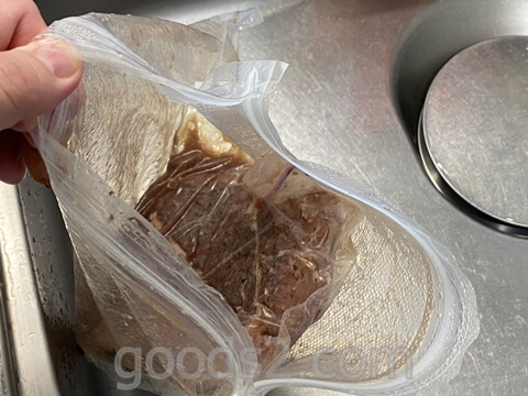 低温調理したステーキ