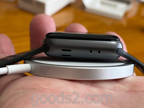MagSafe充電器にアップルウオッチ