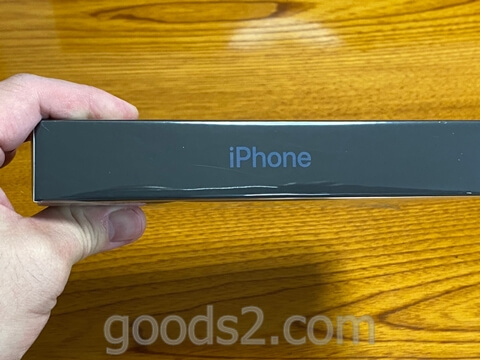 iPhone 12 Proの箱の横