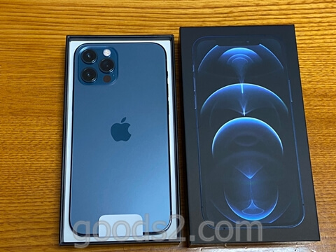 iPhone 12 Proの箱を開ける