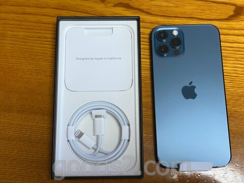 iPhone 12 Proの箱の中の付属品