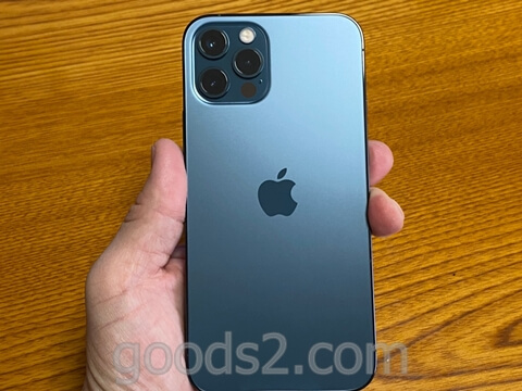 iPhone 12 Proのカメラ側の外観
