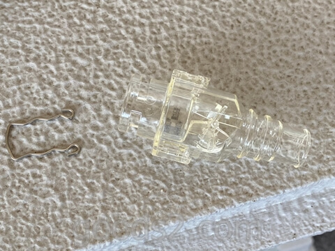 おとめちゃんの金具をはずす