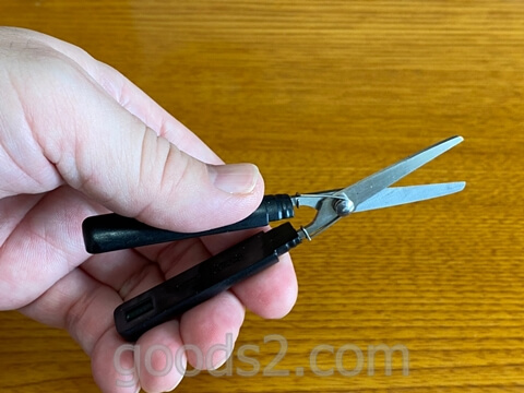 サンスター文具 スティッキール はさみを使う