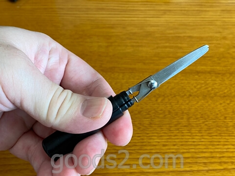 サンスター文具 スティッキール はさみを使って切る