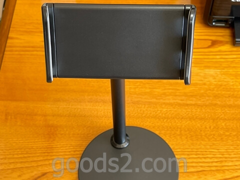 TRYONEタブレット・スマホスタンドを組み立てたところ