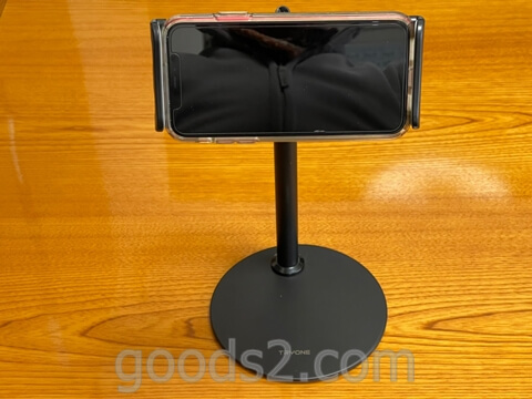 TRYONEタブレット・スマホスタンドにiphone11をつける