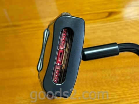 TRYONEタブレット・スマホスタンドのホルダーの穴（右側）