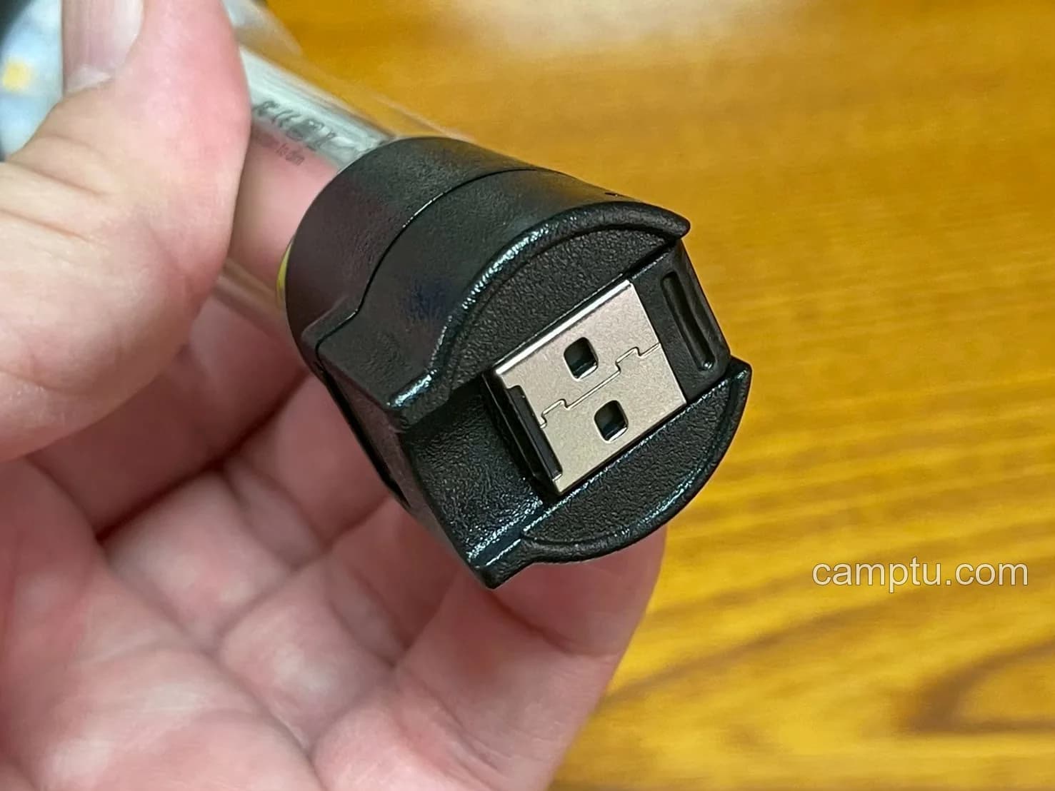 GOAL ZERO本体に内蔵されたUSB-A端子