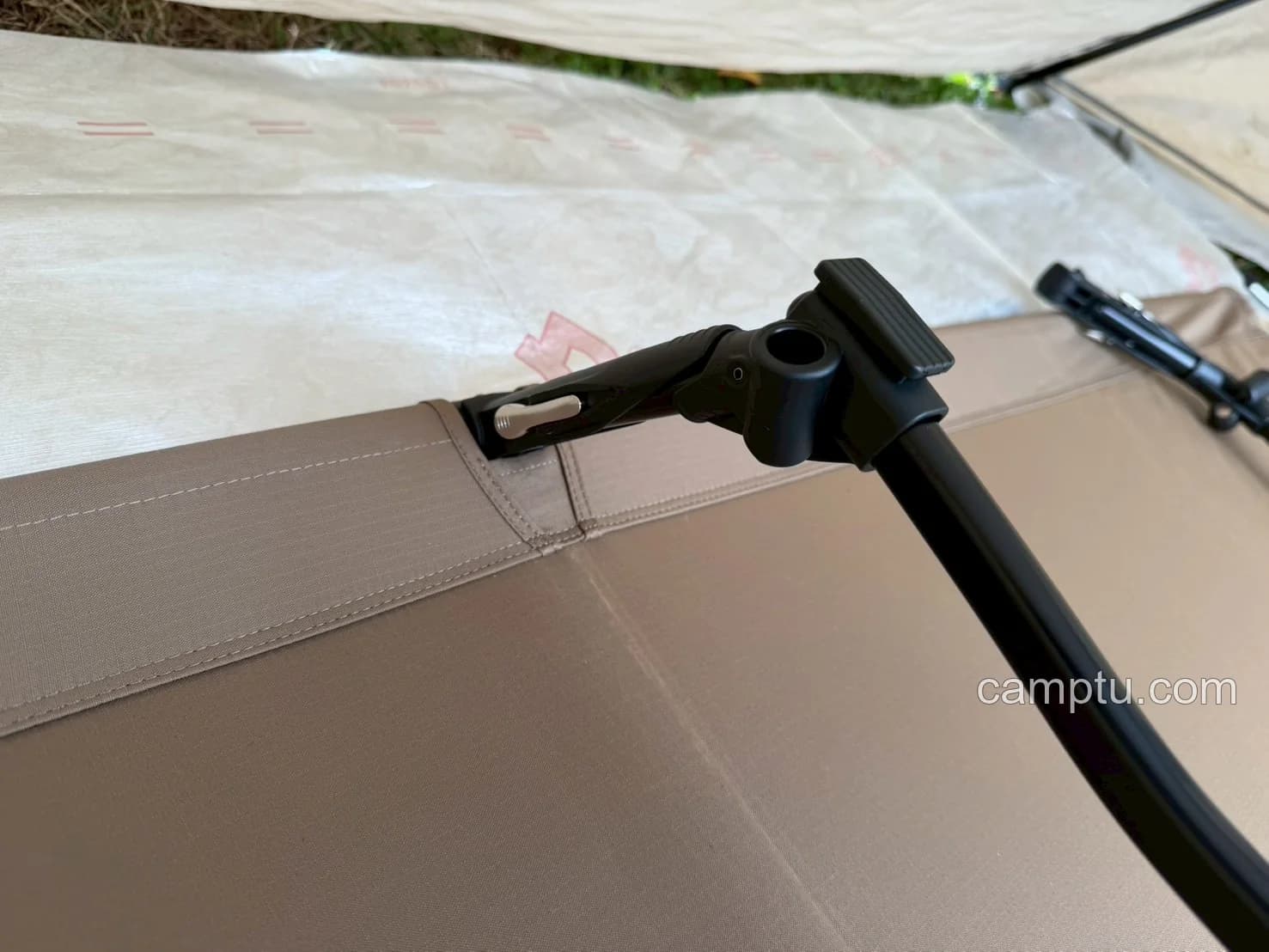 Helinox コットワン コンバーチブルのレバー機構
